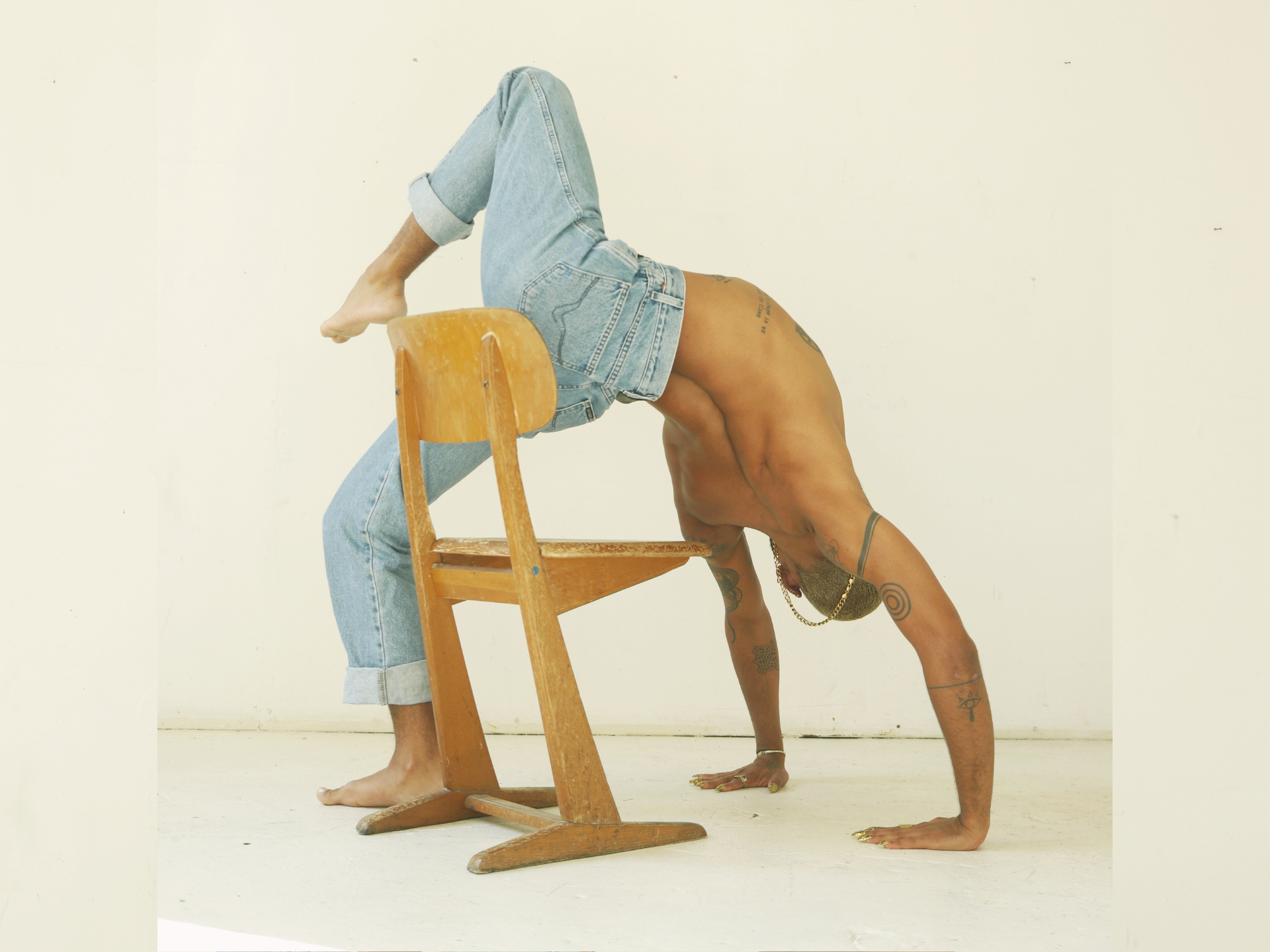 Taller | Sesión de Yoga BIPoC – dirigida por Kris Eshu 007
